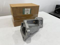 KKU500580 Motor Takoz Braketi Orijinal Range Rover Sport