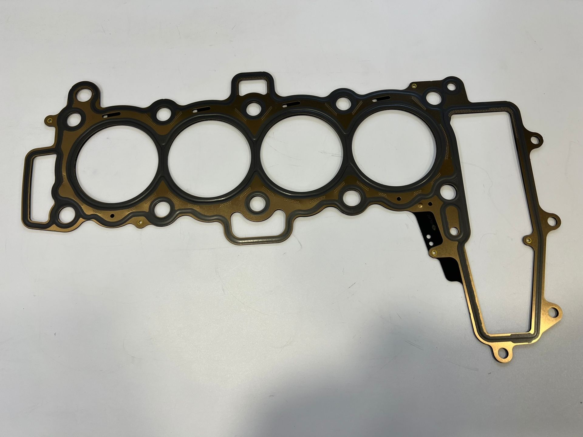 LR073639 Cylinder Head Gasket 2 Holes Range Rover Discovery