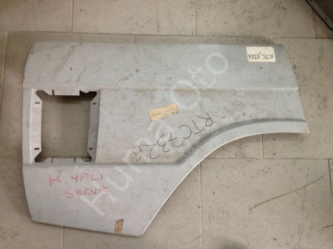 Panel-Bodyside Trim RH RTC7326