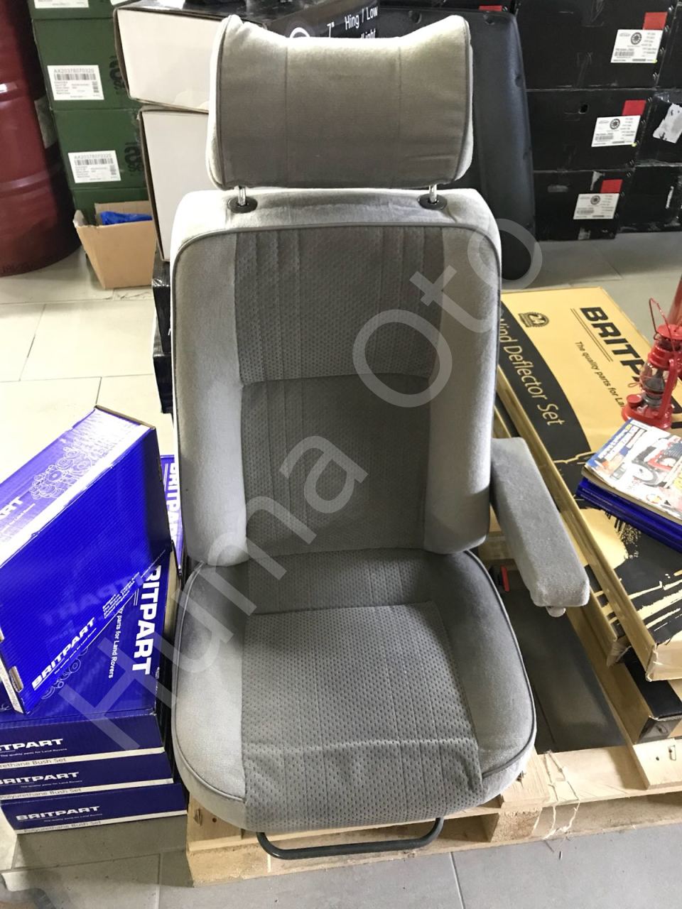 Seat-Manual Front RH MWC2492LCP