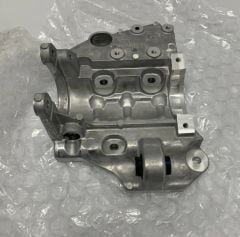 LR126450 J9C19665 Arazi Şanzıman Braketi