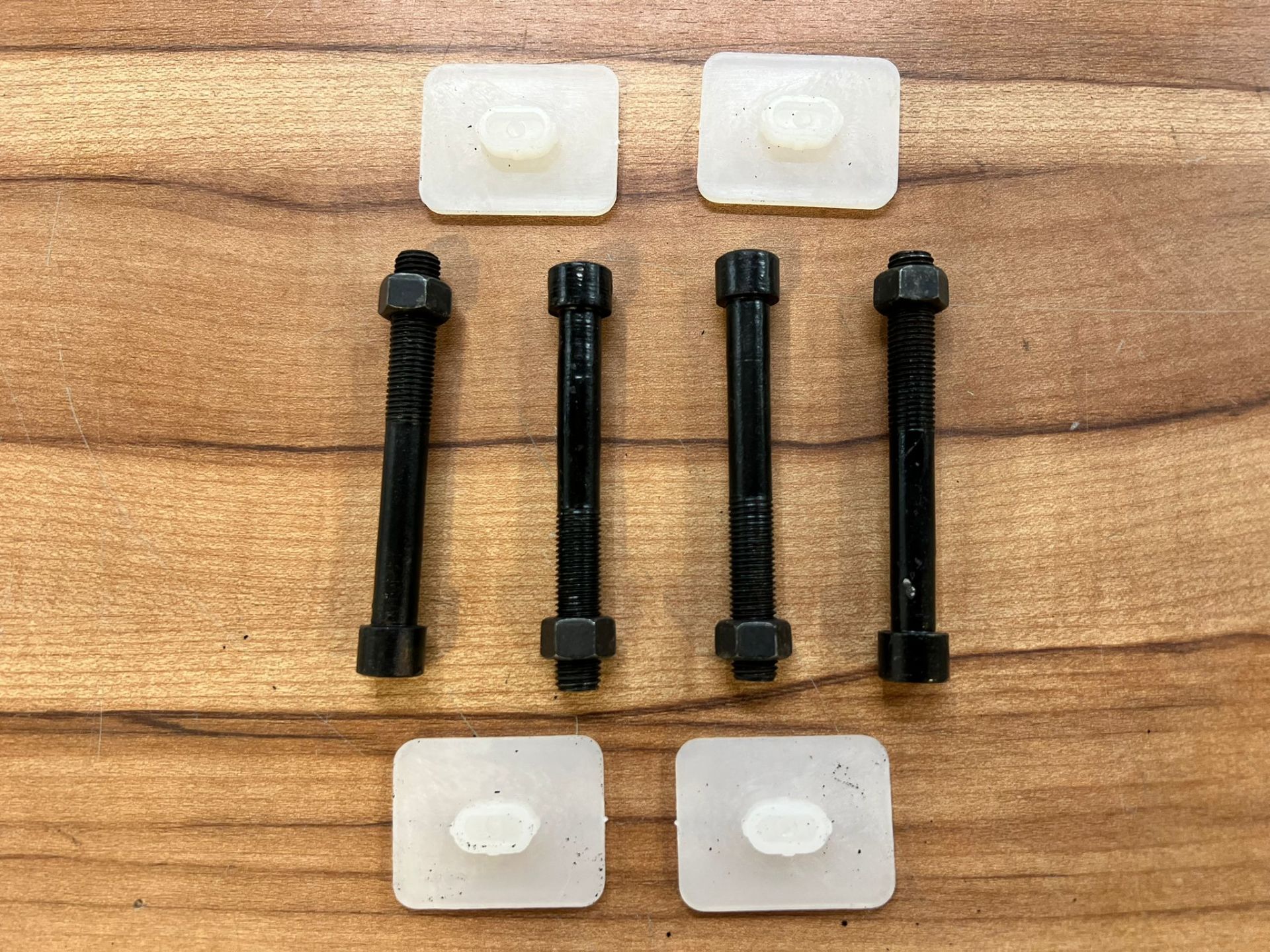 FOR012XLK Rear Leaf Extra Center Bolt Ranger Amarok