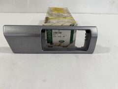 LR007296 Torpido Açma Düğmesi Çerçevesi Freelander 2