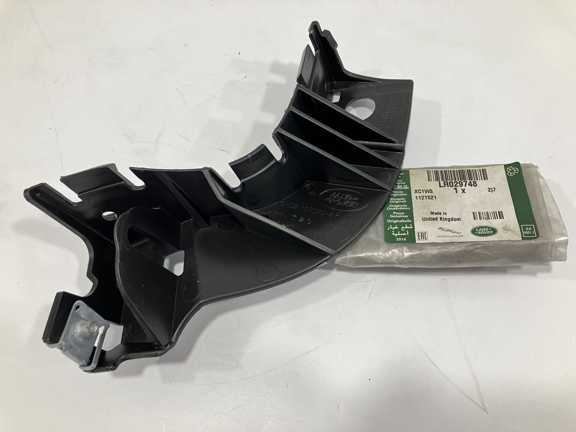 LR029748 LR002151 Ön Tampon Braketi Sağ Freelander 2