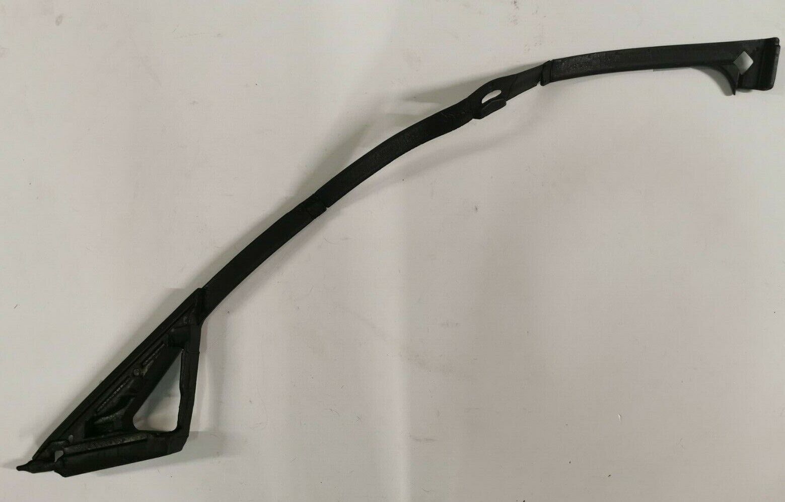LR027337 Kapı Camı Çıtası Sol Ön Range Rover Evoque