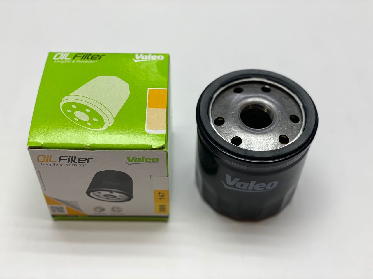 Defender Puma 2.2 Engine Oil Filter LR104384