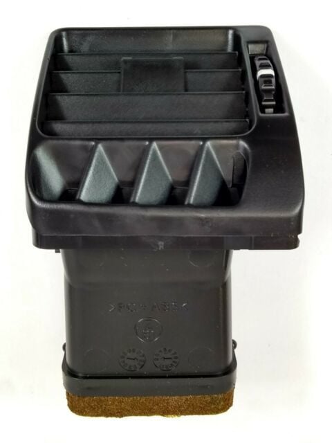 P38 Glove Box Grille Right BTR9058