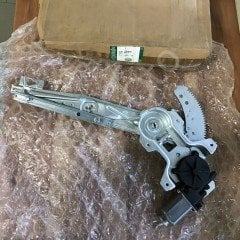 Defender Left Window Jack CUH000092
