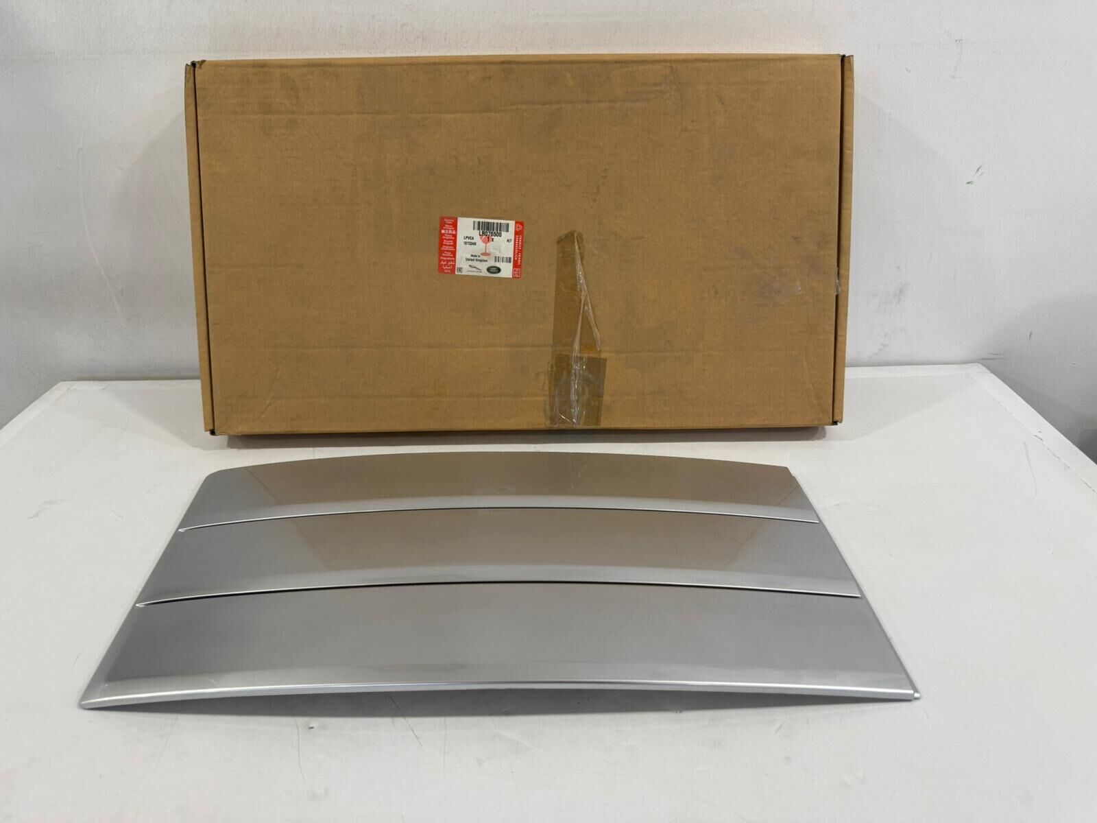LR096398 LR076500 Izgara Sol Ön Kapı Range Rover