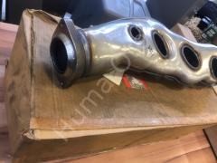Exhaust Manifold Right LR002502