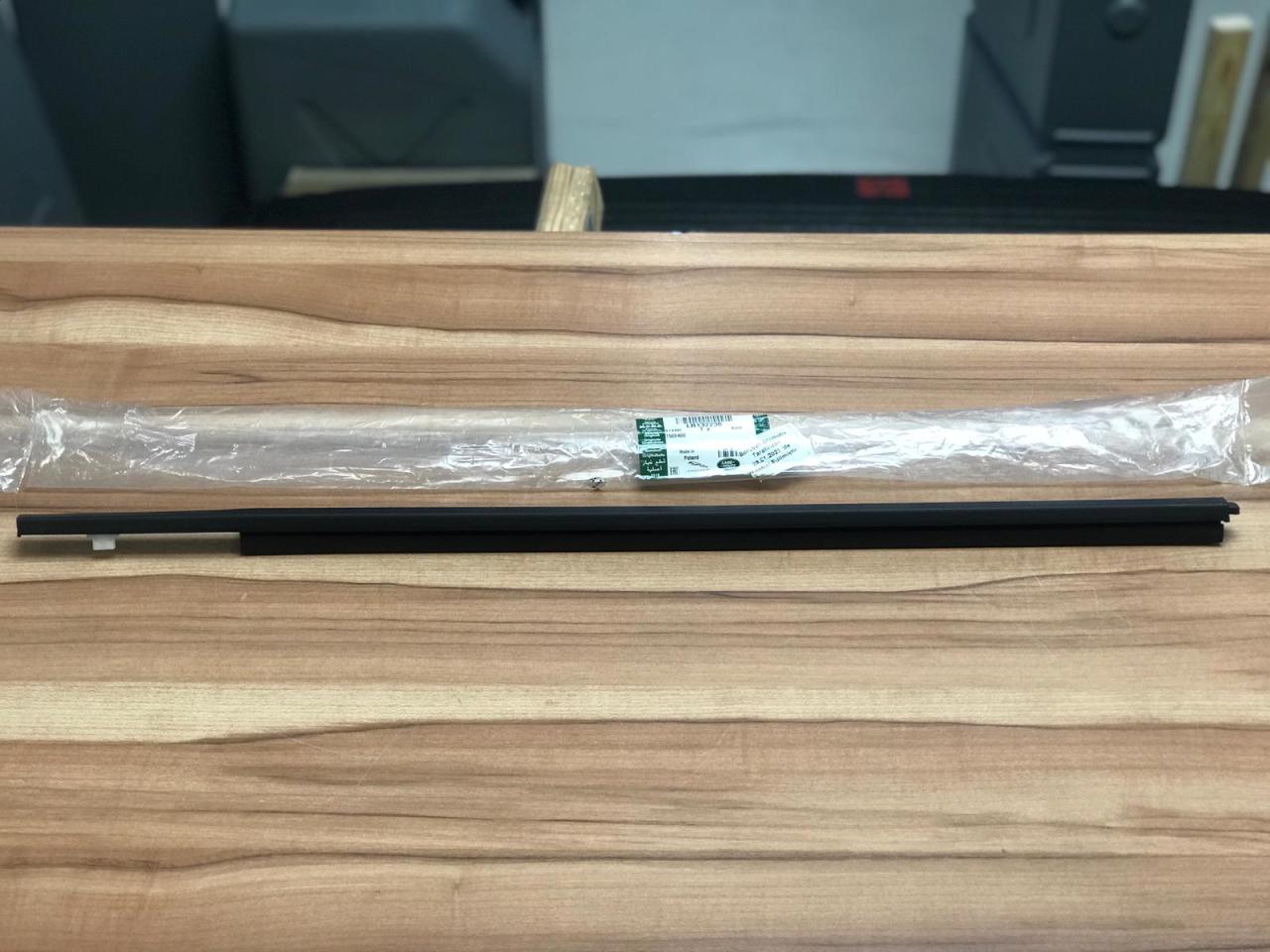 New Defender Rear Door Window Exterior Wiper Wick Right LR132236