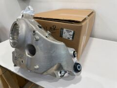 LR090542 T4A1017 Taşıyıcı Arka Sağ