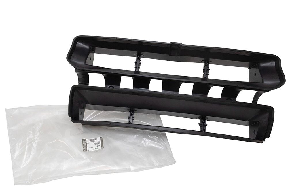 523123567 LR130024 Air Deflector Defender