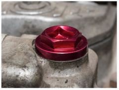 Range Rover P38 Aluminyum Radyatör Tapası ERR4686-RED