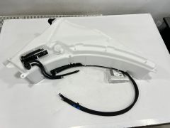 LR110609 LR107804 LR083284 Windshield Washer Reservoir