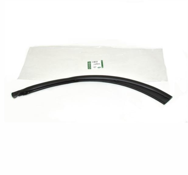 Discovery 3 4 Rear Door Seal Right CGE500420
