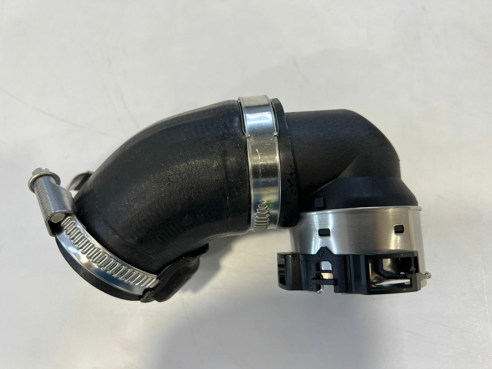 LR122696 T4A40977 Turbo Hose 3.0 Petrol