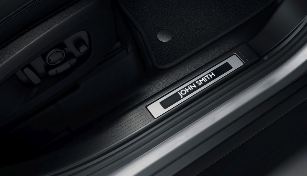 New Defender 110 Illuminated Personal Door Sill Black VPLES0576PVJ