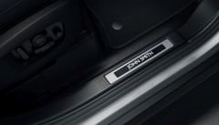 New Defender 110 Illuminated Personal Door Sill Black VPLES0576PVJ