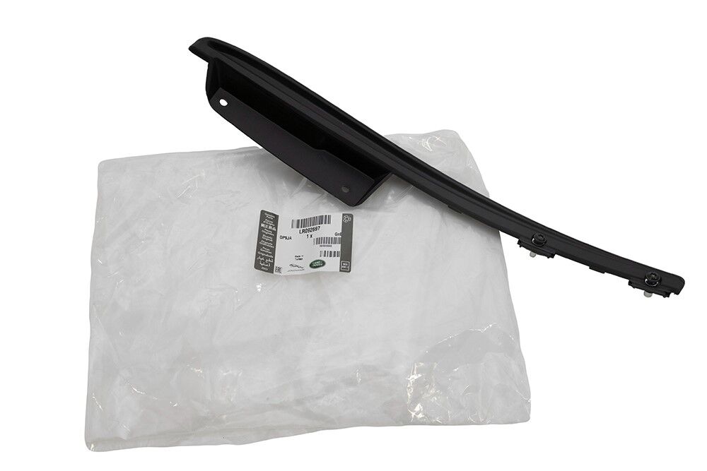 Range Rover Velar Arka Tampon Sağ Kaplaması LR092697