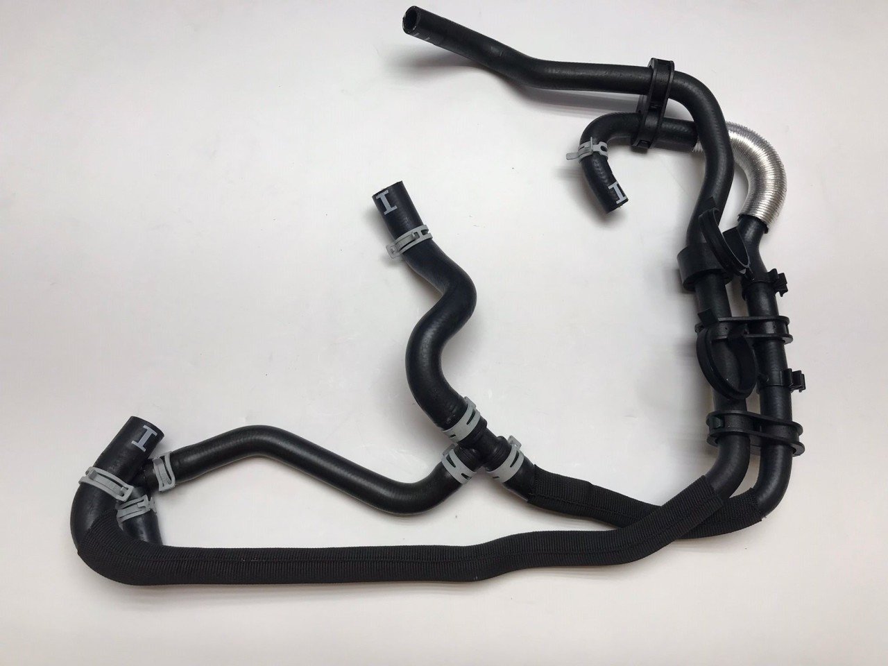Defender Puma Heater Hose JHC500150-LD