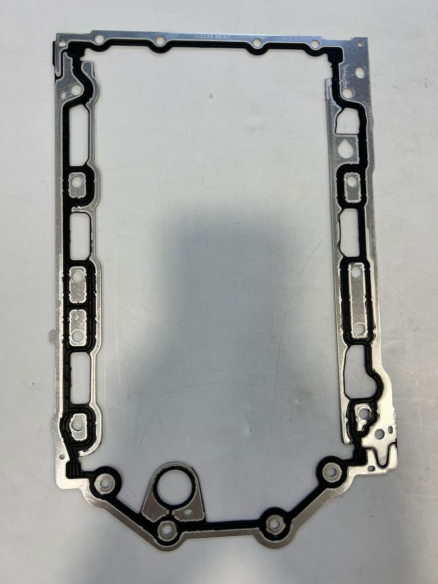 LR005994 Engine Crankcase Gasket Upper Range Rover Discovery