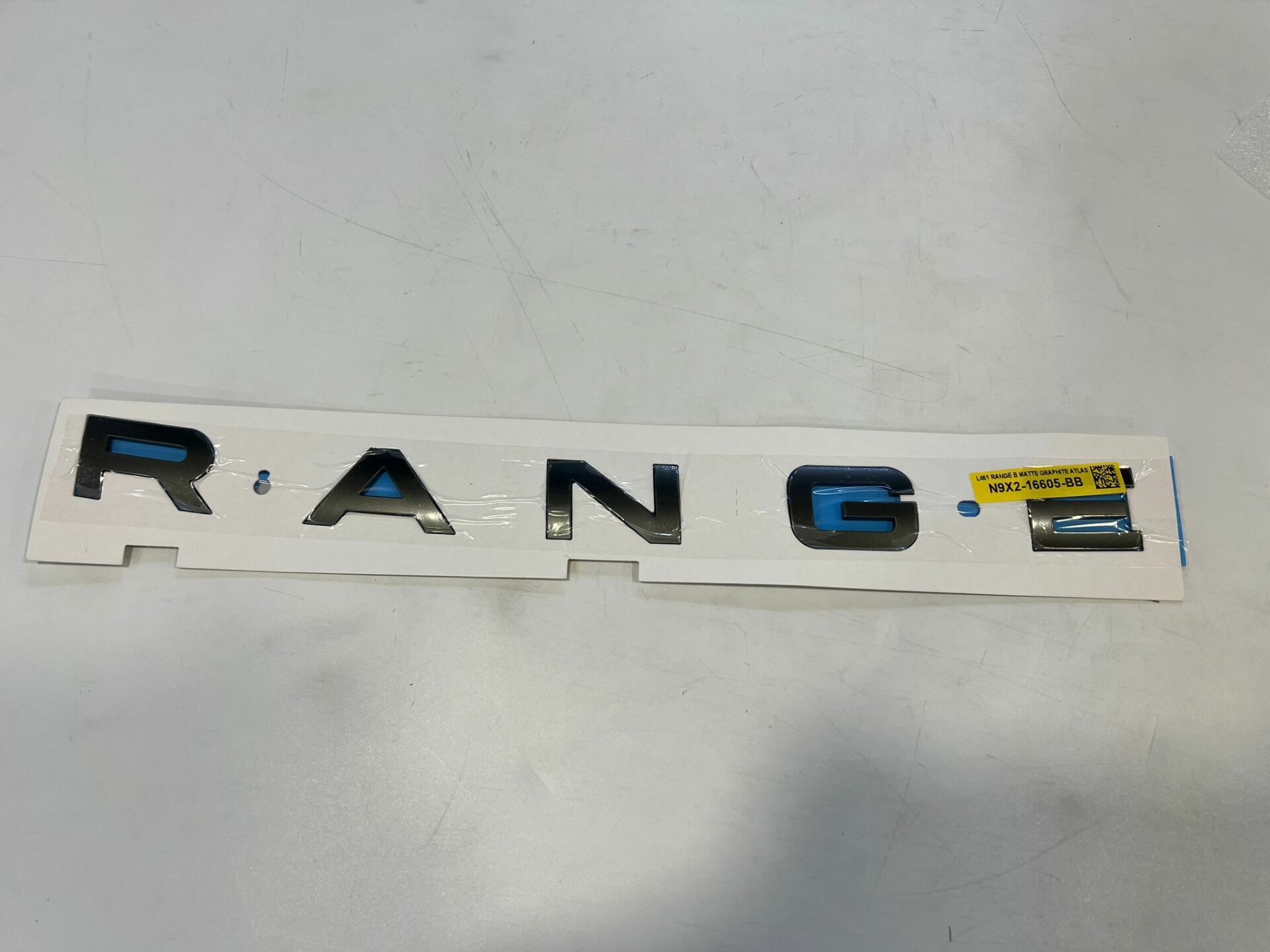 LR168907 Bonnet Lettering RANGE Rover Sport