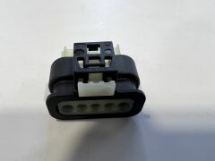 LR153923 T2H52303 Kablo Bağlantı Soketi