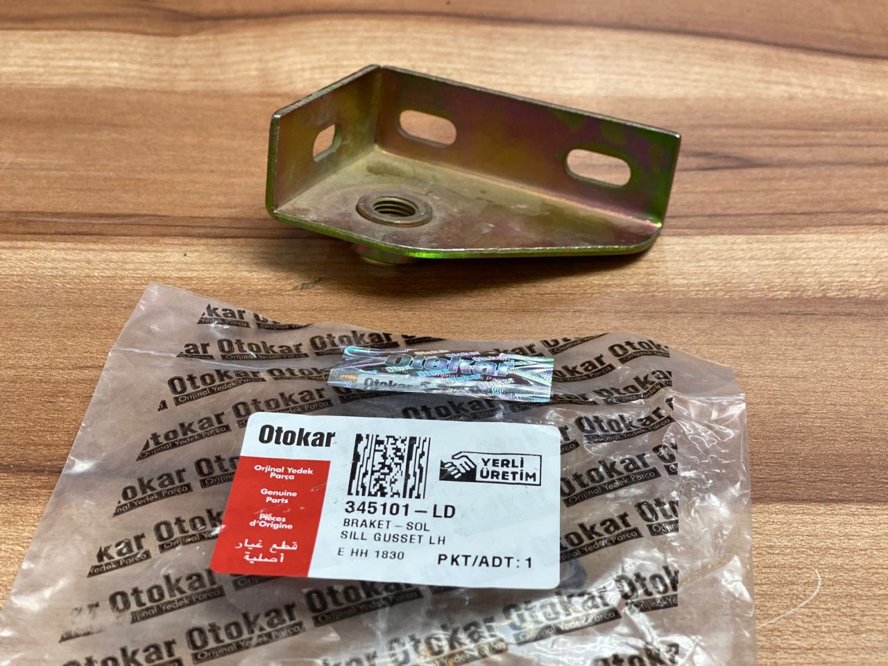 Defender Ön Emniyet Kemer Braketi Sol 345101-LD