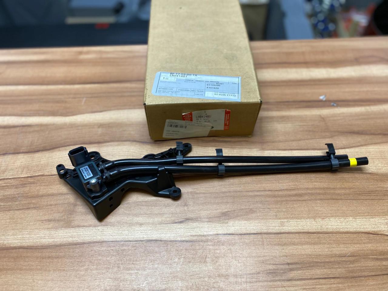 Range Rover Egzoz Gaz Basınç Sensörü LR041481