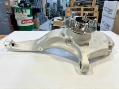 LR146347 LR099022 LR078377 Ön Aks Taşıyıcı Sol Range Rover