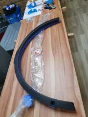 Discovery 5 Front Mudguard Cover Left LR082937