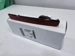 453123464 LR130824 Arka Sis Lambası Sağ Defender