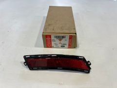 New Defender Rear Reflector Right LR135947