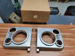 Defender SVX Ön Far Çerçeve LR008365