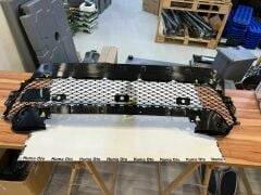 LR154725 Ön Tampon Izgarası Range Rover Evoque