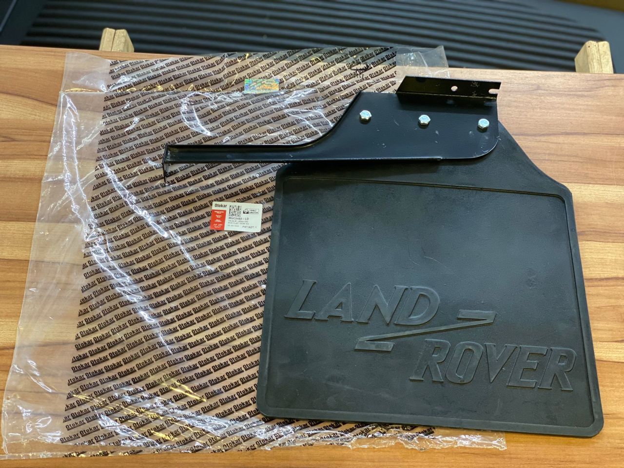 Defender Sağ Arka Paçalık Braketli LR055330 MUC3403-LD