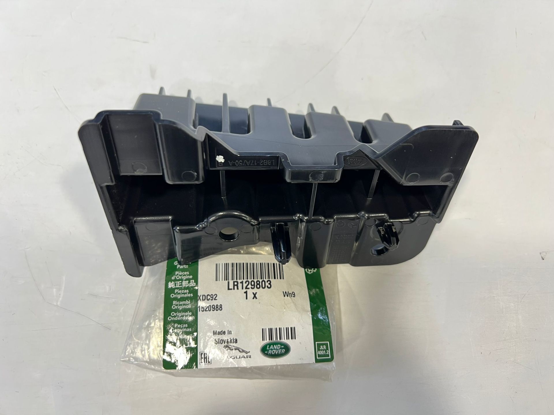 New Defender Rear Bumper Bracket Right LR129803