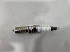 LR123892 LR025605 C2D59621 AJ813092 Spark Plug NGK