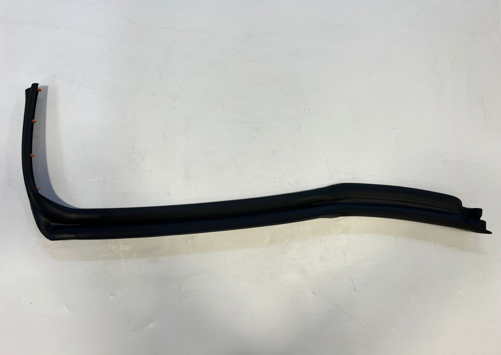 LR163138 LR076570 LR076078 Mudguard Weatherstrip Left