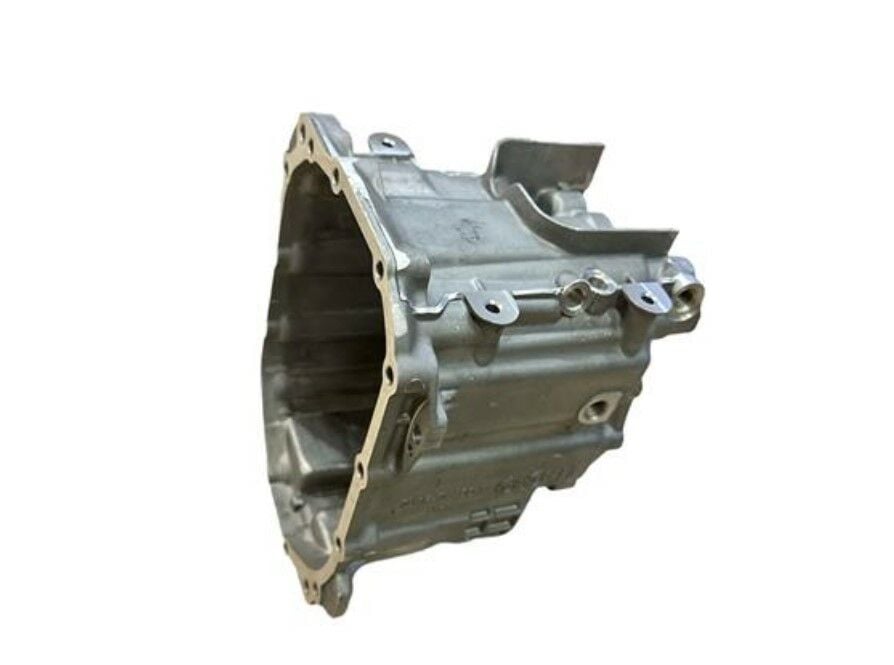 LR009013 LR006082 Transmission Housing Puma Defender