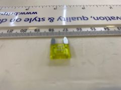 Range Rover Discovery 20 Amp Mini Fuse Circuit Breaker LR075980