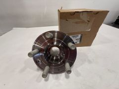 LR114244 J9C11973 Wheel Hub Front