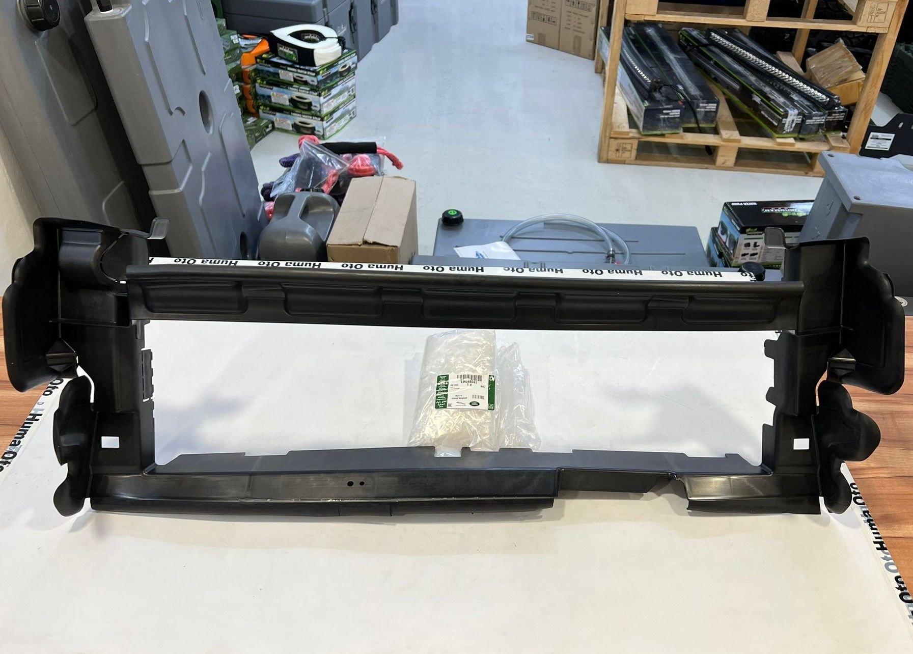 LR048041 Radyatör Davlumbazı Range Rover Evoque