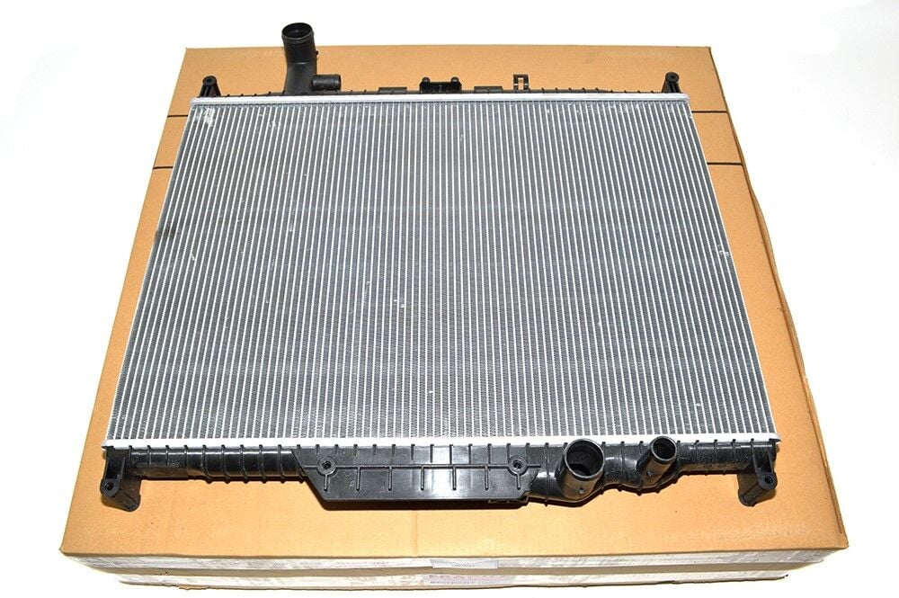 LR015561 Radiator NRF Range Rover Sport Discovery 4