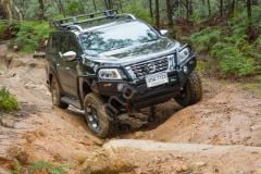 Ironman 4x4 Nissan Navara NP300 Suspansiyon Yükseltme Kiti